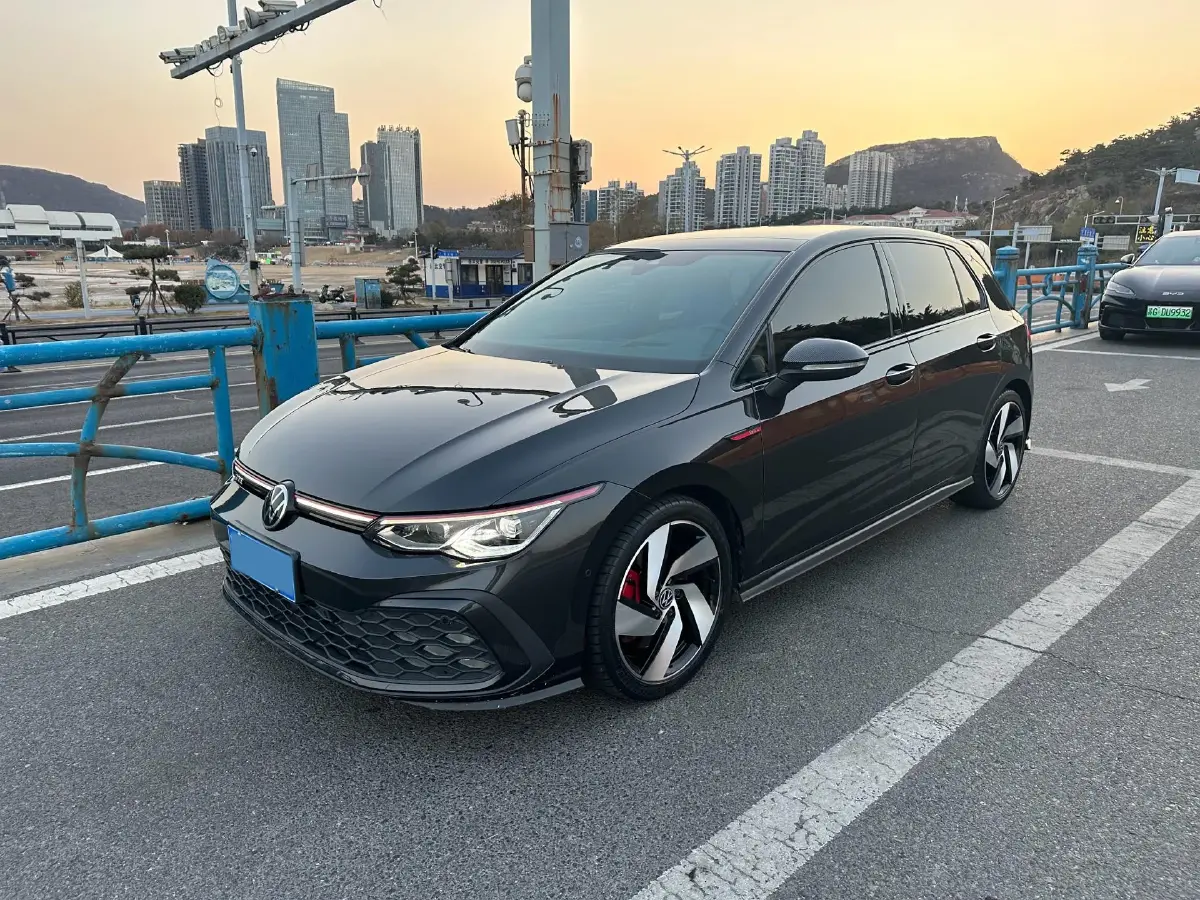 2021 Volkswagen GolfGTI 2.0T 220HP L4 7DCT