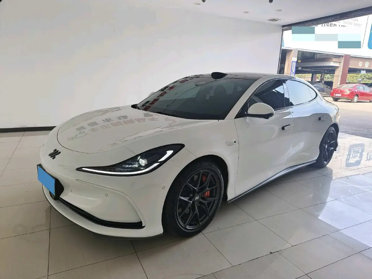 2024 IM L6 BEV 75KWH