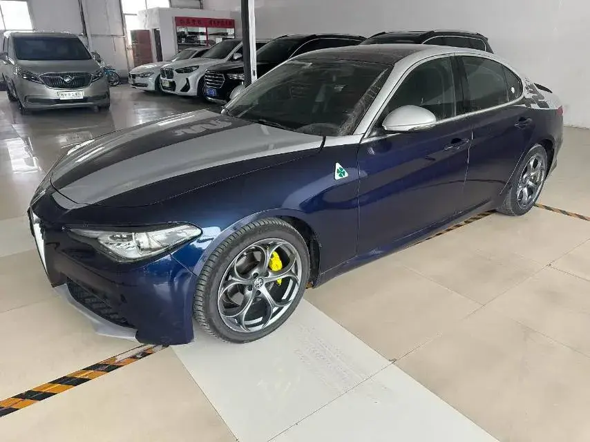 2019 Alfa Romeo Giulia 2.0T 280HP L4 8AT