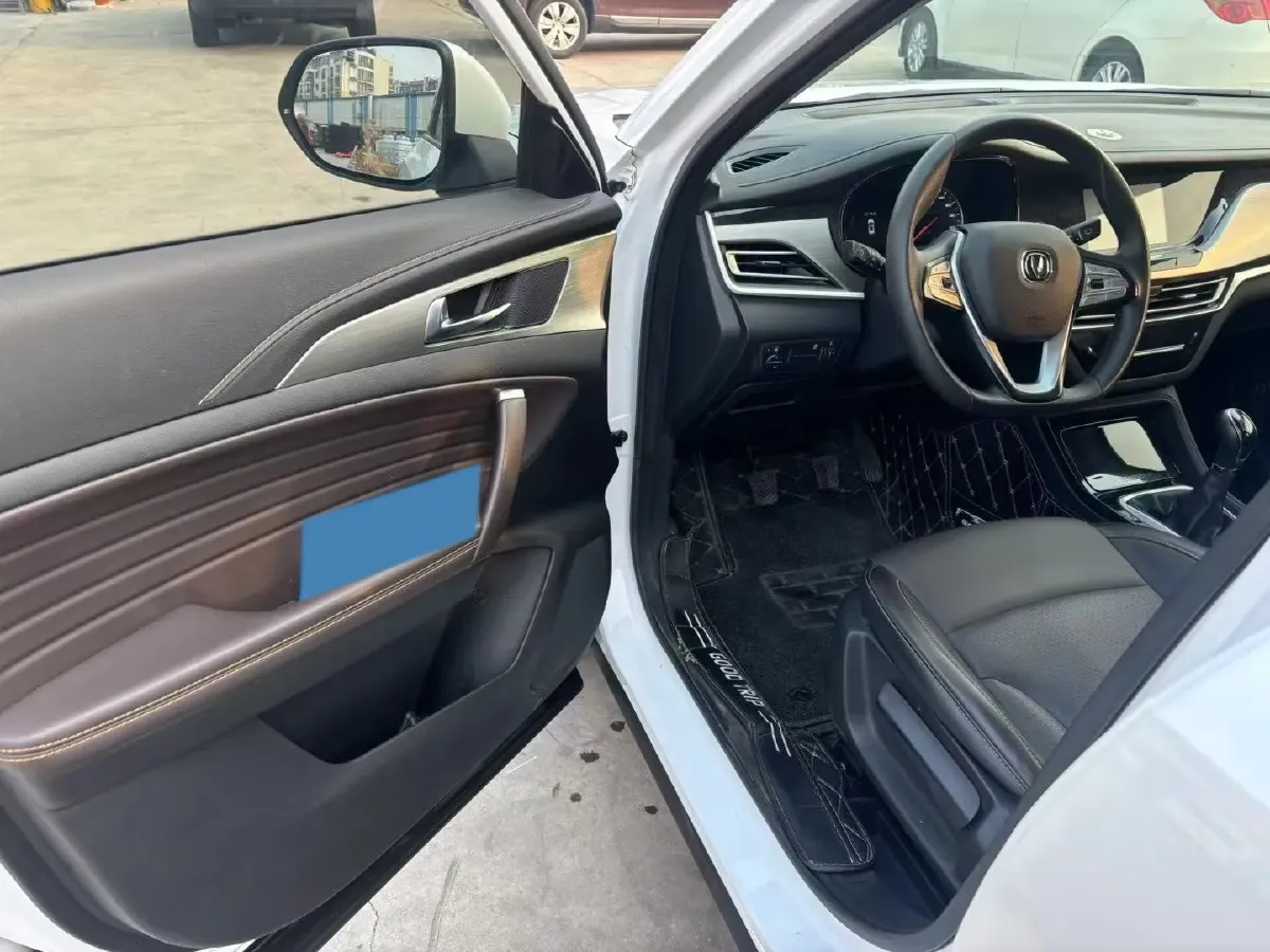 2018 ChangAn CS35 Plus 1.6L 128HP L4 5MT,autocango,china used car exporter,china ev exporter,chinese used car exporter,chinese used ev exporter