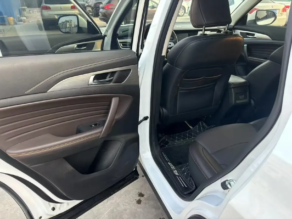 2018 ChangAn CS35 Plus 1.6L 128HP L4 5MT,autocango,china used car exporter,china ev exporter,chinese used car exporter,chinese used ev exporter