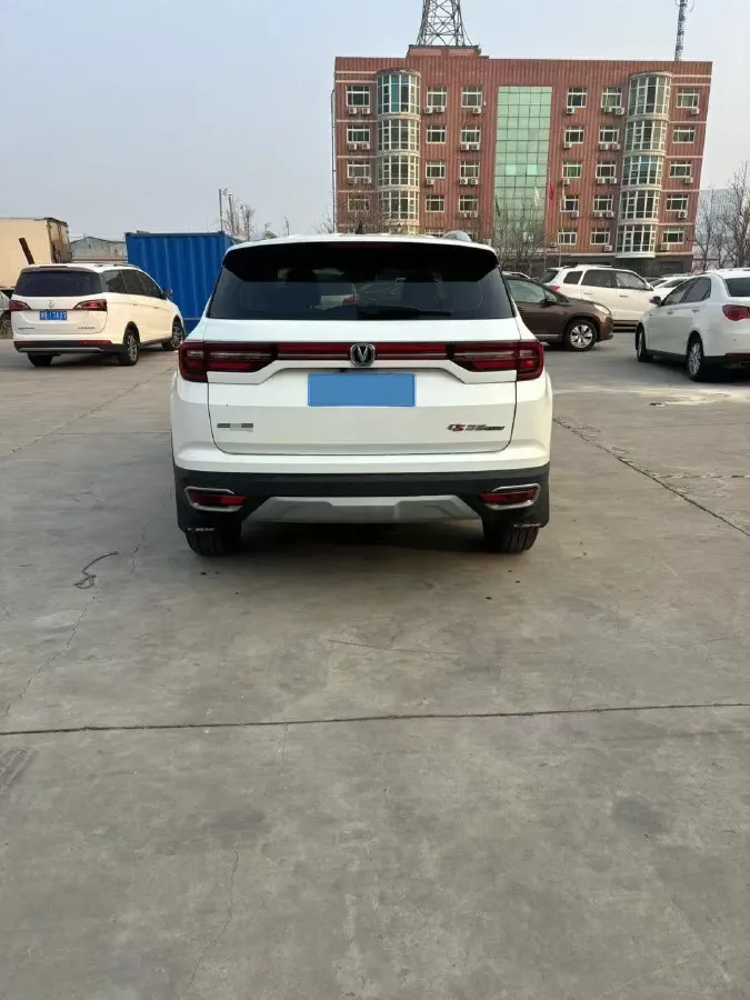 2018 ChangAn CS35 Plus 1.6L 128HP L4 5MT,autocango,china used car exporter,china ev exporter,chinese used car exporter,chinese used ev exporter