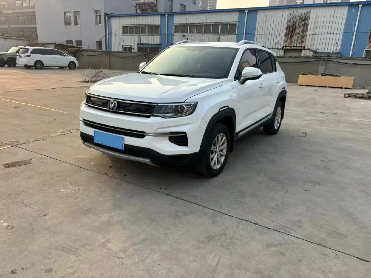 2018 ChangAn CS35 Plus 1.6L 128HP L4 5MT,autocango,china used car exporter,china ev exporter,chinese used car exporter,chinese used ev exporter