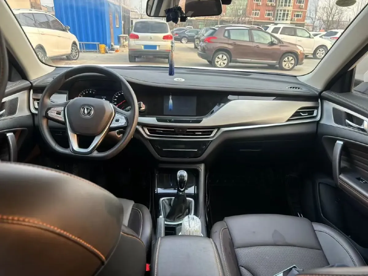 2018 ChangAn CS35 Plus 1.6L 128HP L4 5MT,autocango,china used car exporter,china ev exporter,chinese used car exporter,chinese used ev exporter