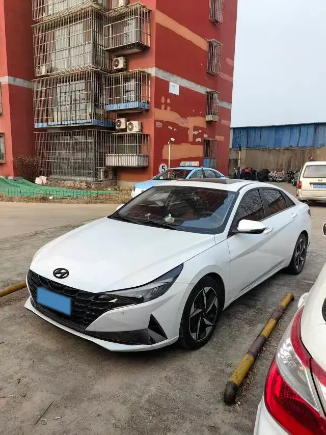 2022 Hyundai Elantra 1.5L 115HP L4 CVT