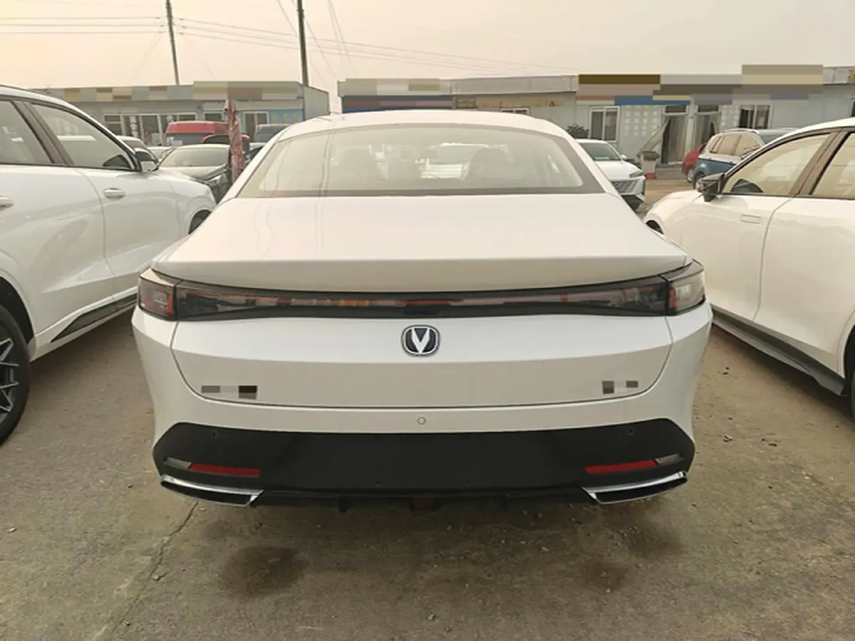 2025 ChangAn EadoPHEV 1.5L 98HP L4 E-CVT PHEV,autocango,china used car exporter,china ev exporter,chinese used car exporter,chinese used ev exporter