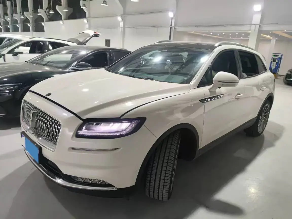 2022 Lincoln Nautilus 2.7T 322HP V6 8AT