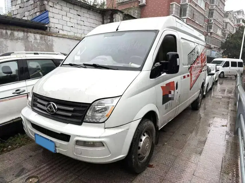 2021 MAXUS XinTu V80 2.0T 127HP L4 6MT