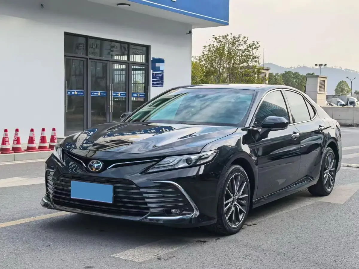 2021 Toyota Camry 2.5L 209HP L4 8AT