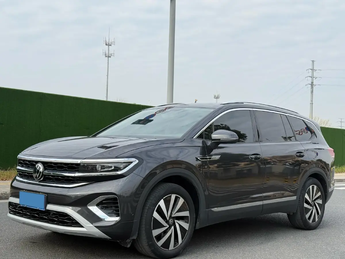 2022 Volkswagen Talagon 2.0T 220HP L4 7DCT