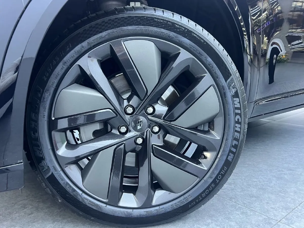 2024 Li L9 Range Extended 154HP REEV 52.3KWH,autocango,china used car exporter,china ev exporter,chinese used car exporter,chinese used ev exporter