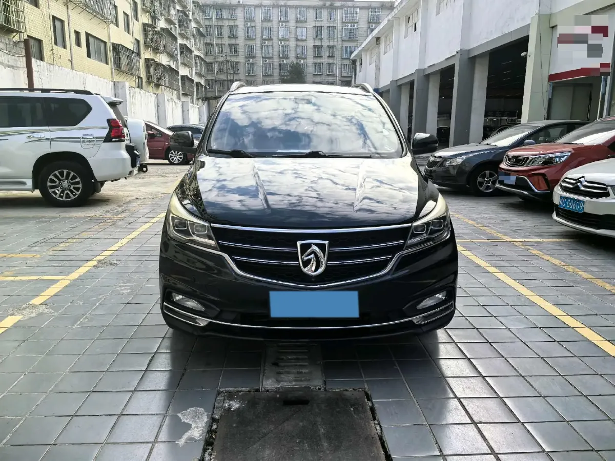 2017 SWM X7 1.5T 156HP L4 5MT,autocango,china used car exporter,china ev exporter,chinese used car exporter,chinese used ev exporter