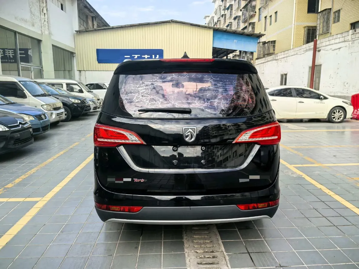 2017 SWM X7 1.5T 156HP L4 5MT,autocango,china used car exporter,china ev exporter,chinese used car exporter,chinese used ev exporter