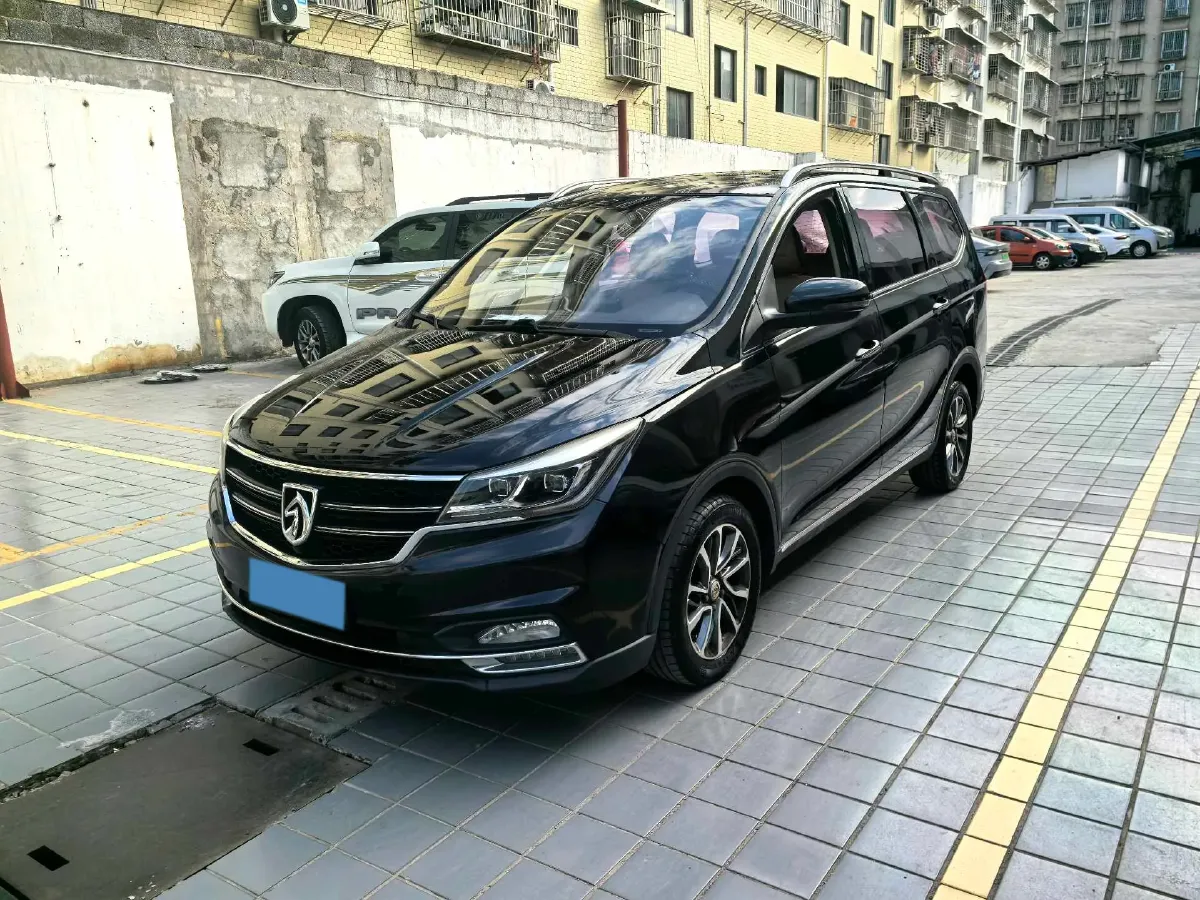 2017 SWM X7 1.5T 156HP L4 5MT,autocango,china used car exporter,china ev exporter,chinese used car exporter,chinese used ev exporter