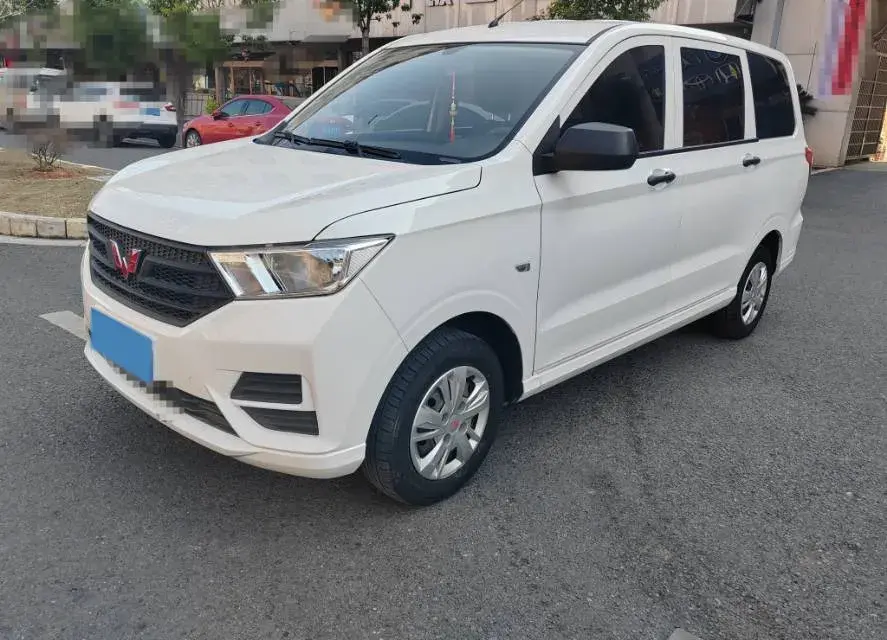 2021 WuLing RongGuang New Truck 1.5L 99HP L4 5MT