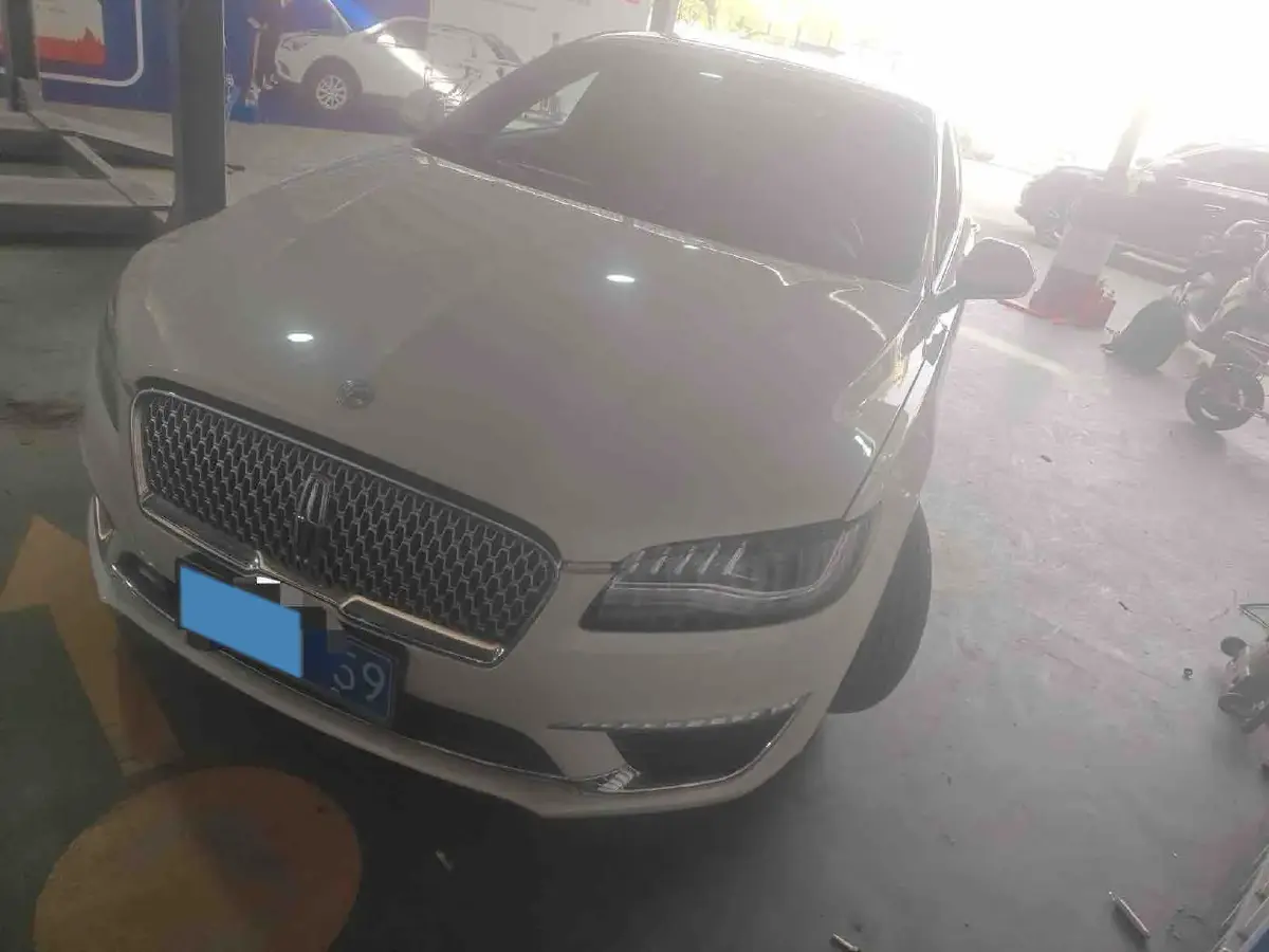 2020 Lincoln MKZ 2.0T 196HP L4 6AT