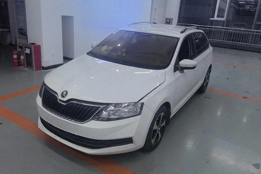 2018 Skoda Rapid Spaceback 1.6L 110HP L4 6AT