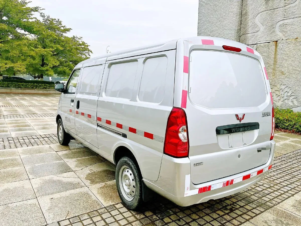 2021 SWM X2 1.5L 112HP L4 5MT,autocango,china used car exporter,china ev exporter,chinese used car exporter,chinese used ev exporter