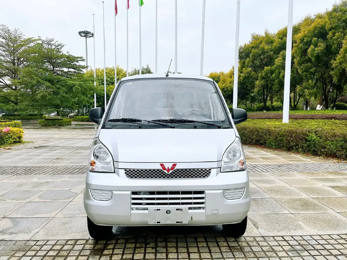 2021 SWM X2 1.5L 112HP L4 5MT,autocango,china used car exporter,china ev exporter,chinese used car exporter,chinese used ev exporter