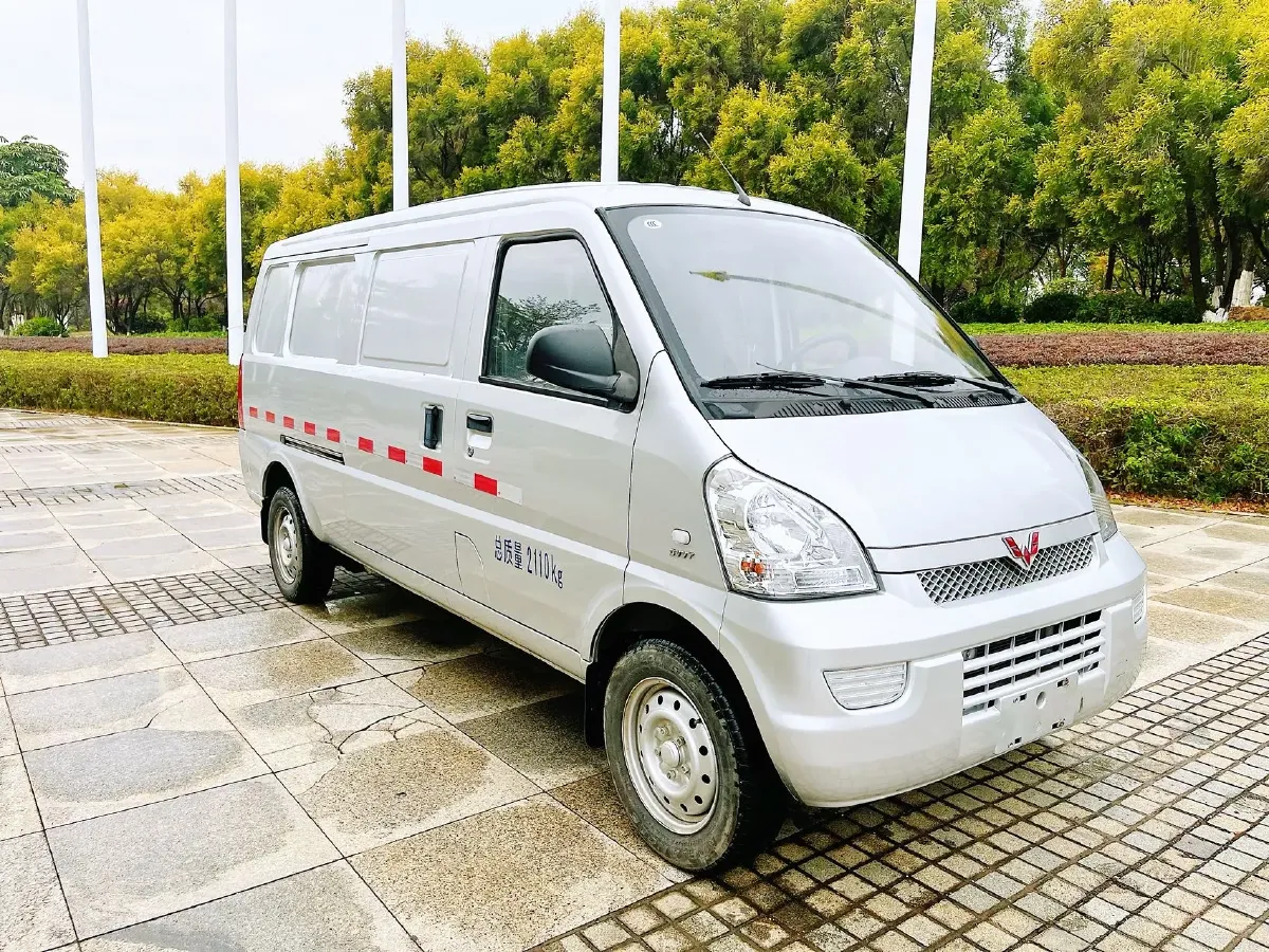2021 SWM X2 1.5L 112HP L4 5MT,autocango,china used car exporter,china ev exporter,chinese used car exporter,chinese used ev exporter