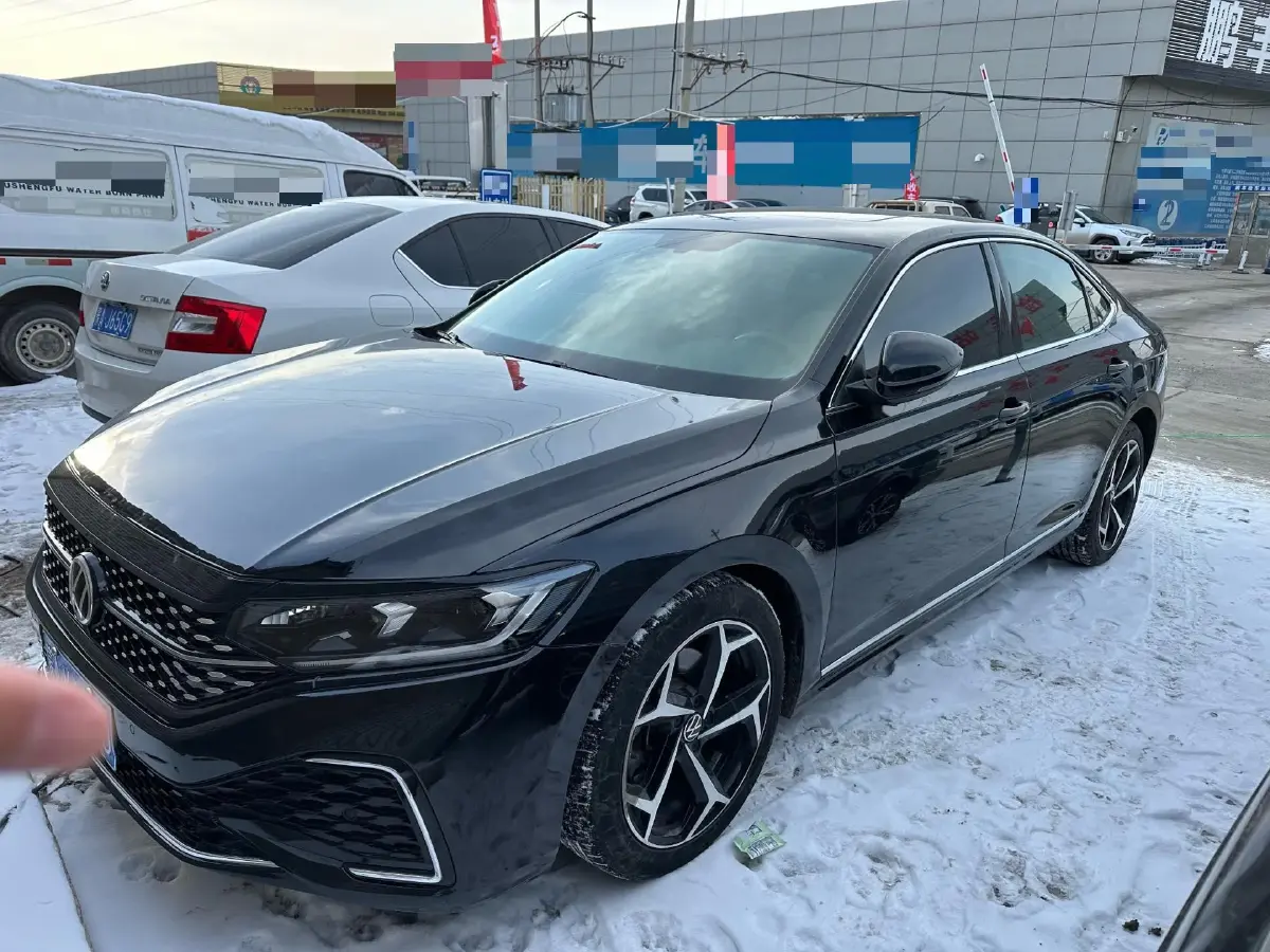 2023 Volkswagen Passat 2.0T 186HP L4 7DCT