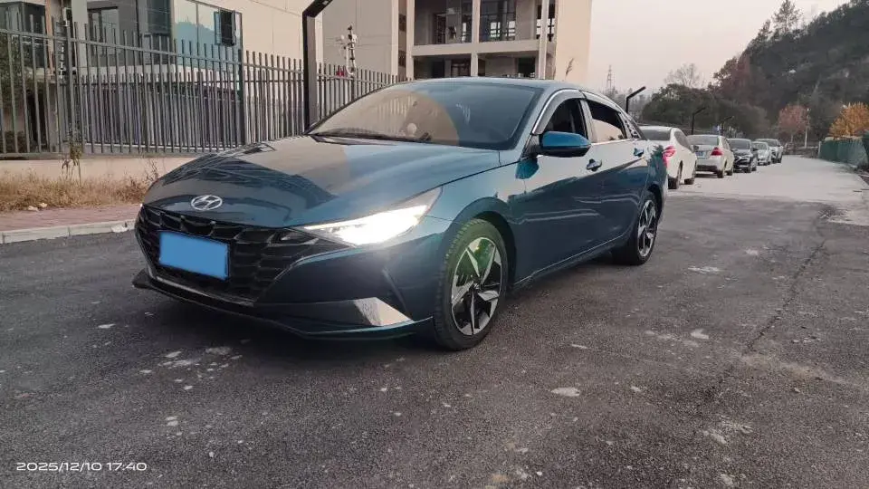 2021 Hyundai Elantra 1.5L 115HP L4 CVT