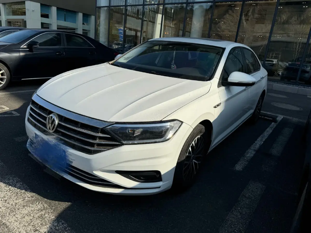 2021 Volkswagen Sagitar 1.2T 116HP L4 7DCT