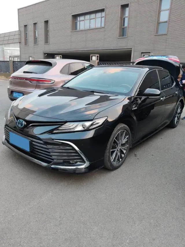 2021 Toyota Camry 2.5L 178HP L4 E-CVT Hybrid