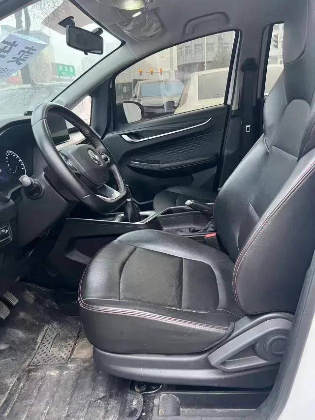 2022 Livan X3 PRO 1.5L 113HP L4 5MT,autocango,china used car exporter,china ev exporter,chinese used car exporter,chinese used ev exporter