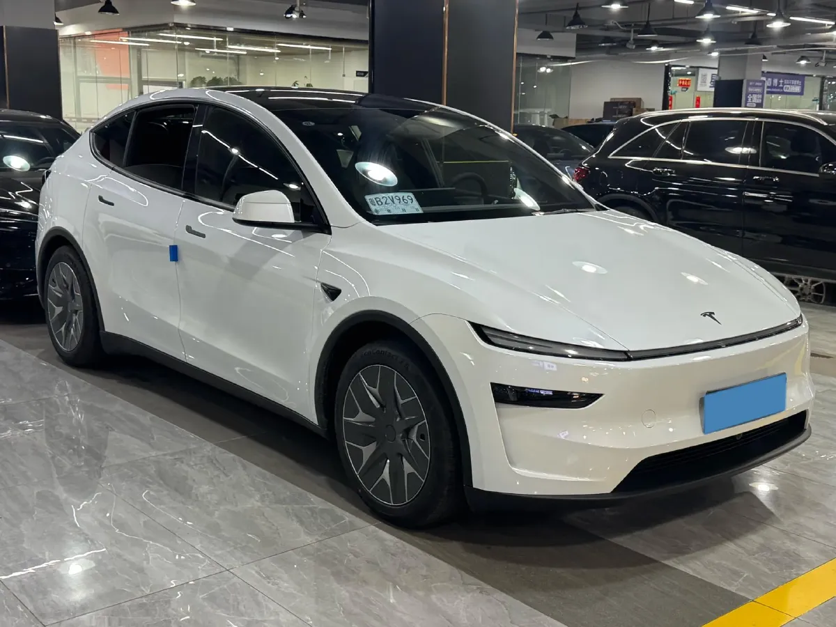 2025 Tesla Model Y L BEV,autocango,china used car exporter,china ev exporter,chinese used car exporter,chinese used ev exporter