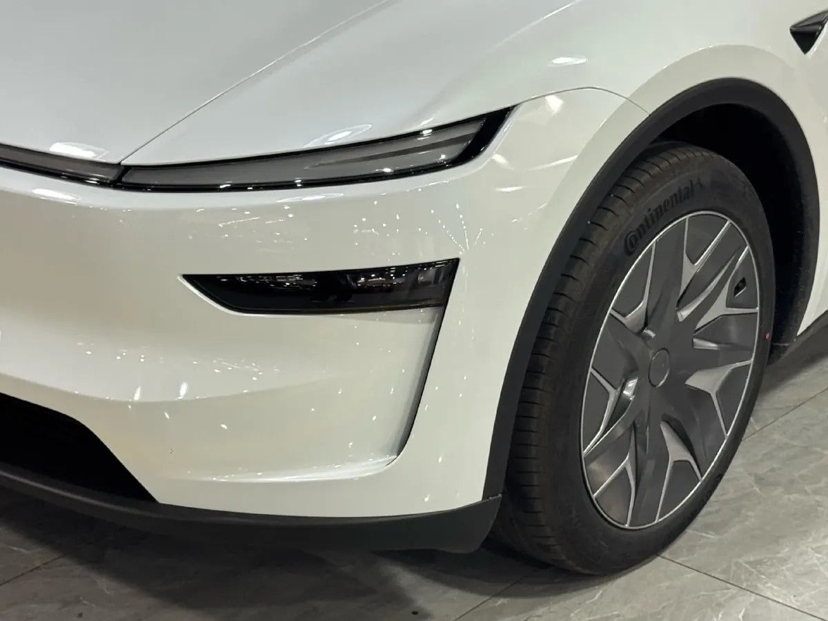 2025 Tesla Model Y L BEV,autocango,china used car exporter,china ev exporter,chinese used car exporter,chinese used ev exporter