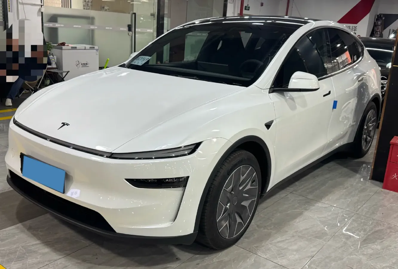2025 Tesla Model Y L BEV,autocango,china used car exporter,china ev exporter,chinese used car exporter,chinese used ev exporter
