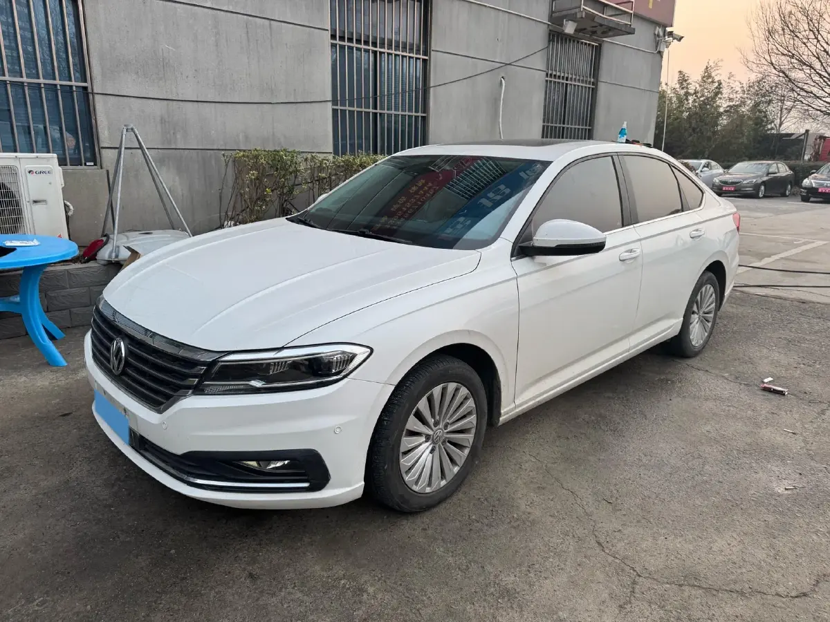 2019 Volkswagen Sagitar 1.2T 116HP L4 7DCT