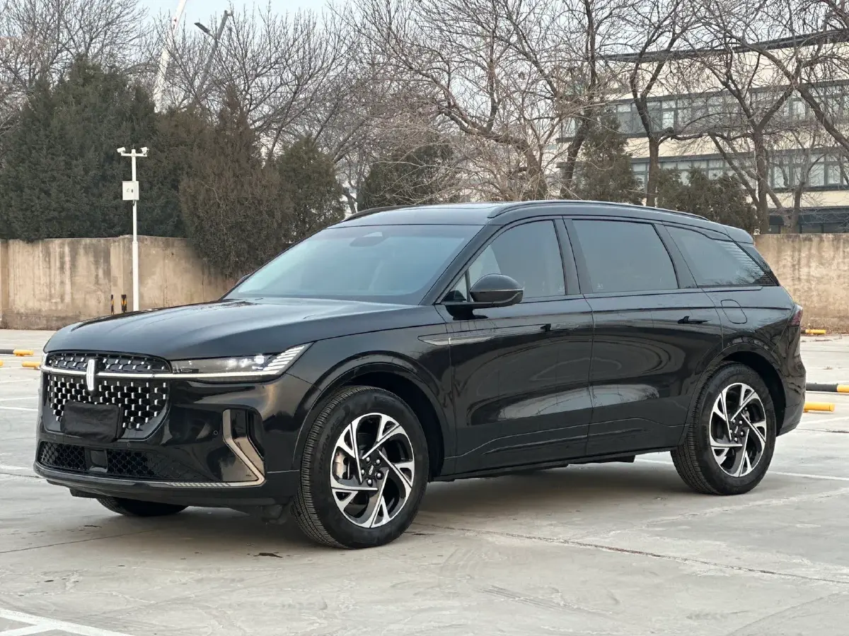 2025 Lincoln Nautilus 2.0T 282HP L4 E-CVT Hybrid