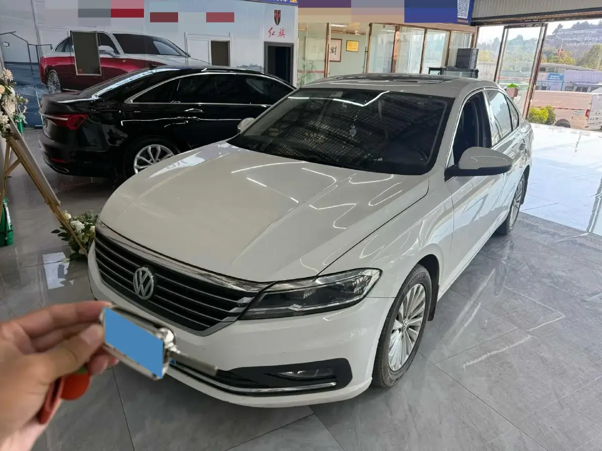 2019 Volkswagen Sagitar 1.2T 116HP L4 7DCT