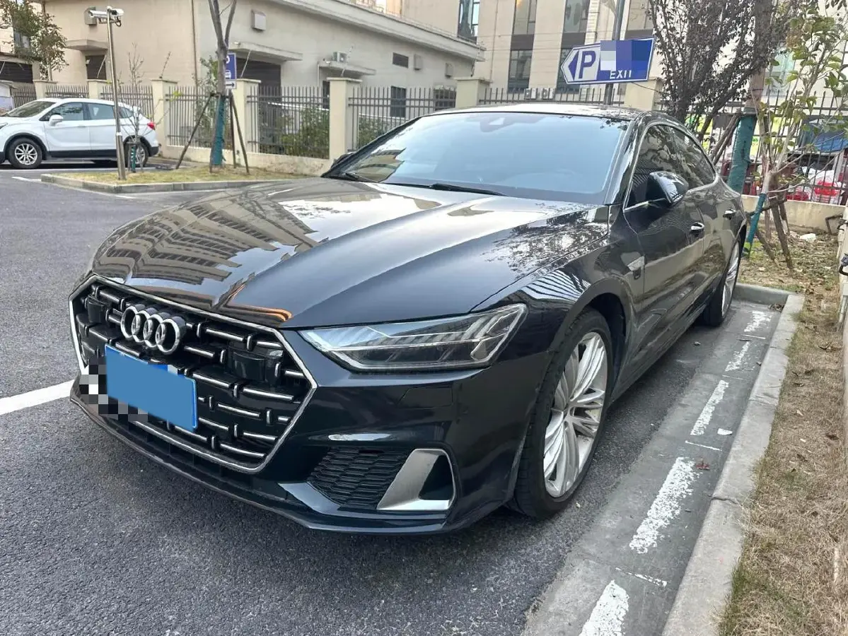 2024 Audi A7L 2.0T 245HP L4 7DCT