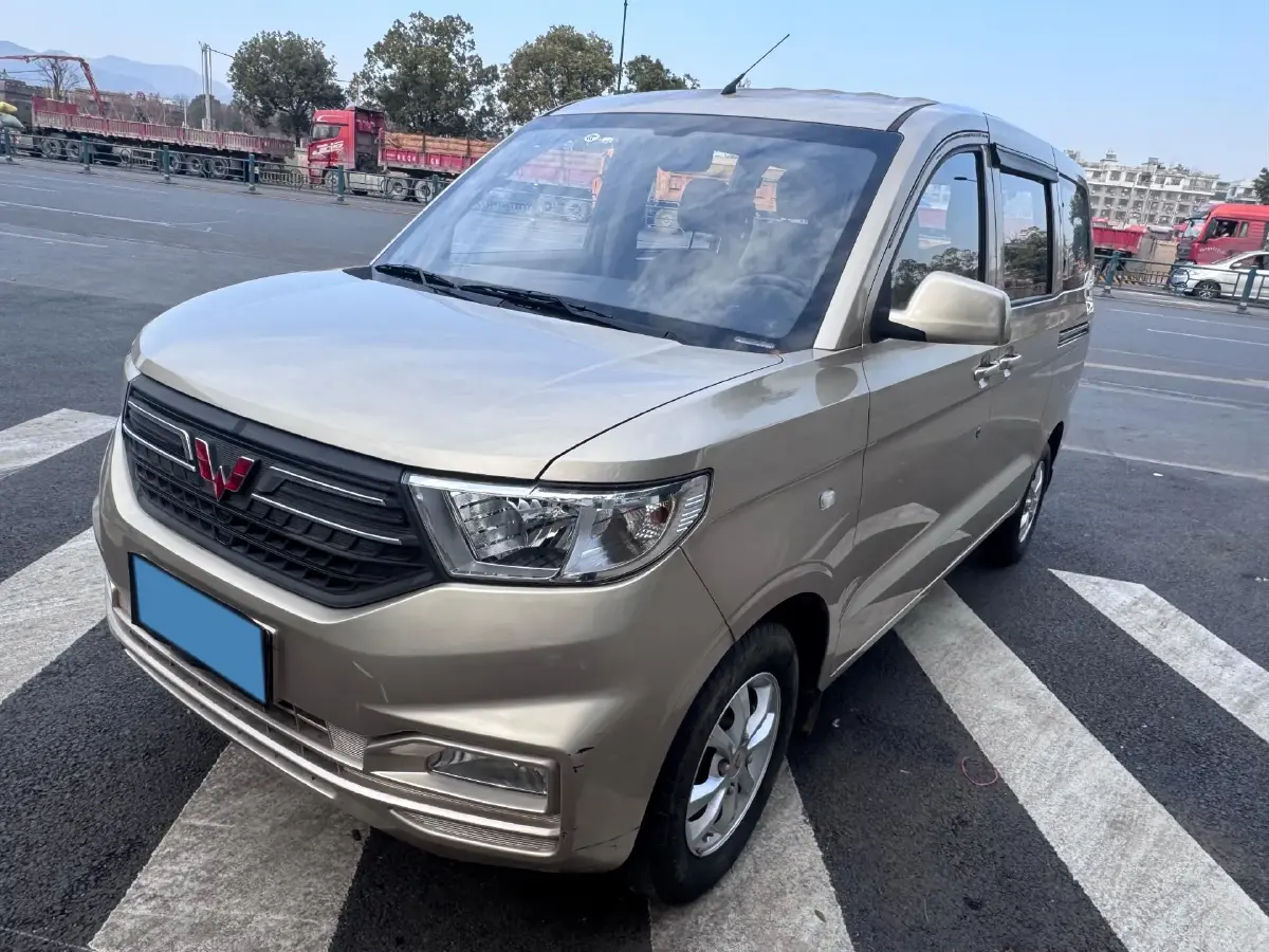 2019 WuLing HongGuang V 1.5L 99HP L4 6MT