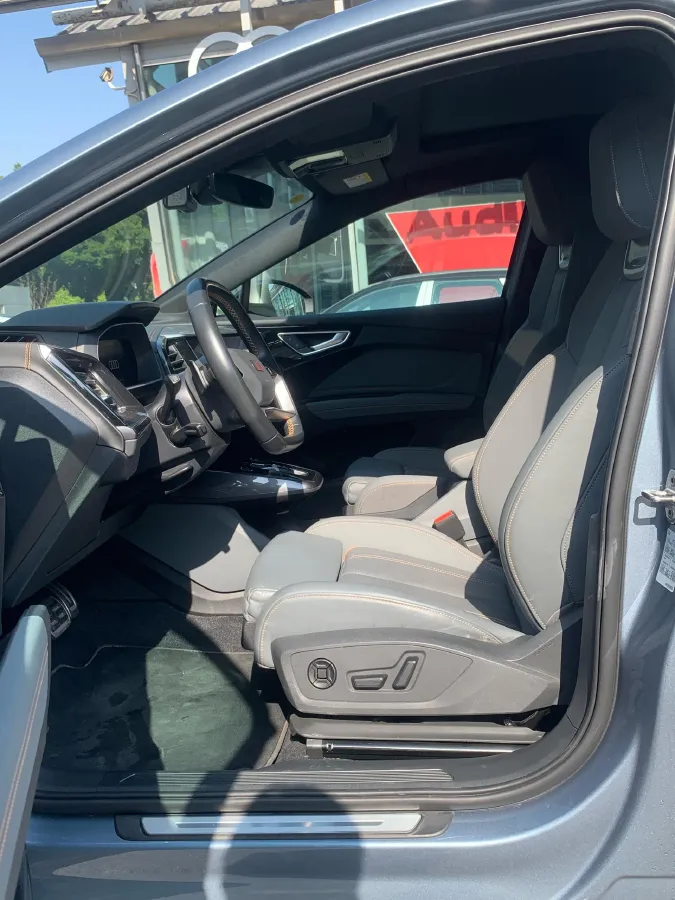 2023 Audi Q4 e-tron BEV 84.8KWH,autocango,china used car exporter,china ev exporter,chinese used car exporter,chinese used ev exporter