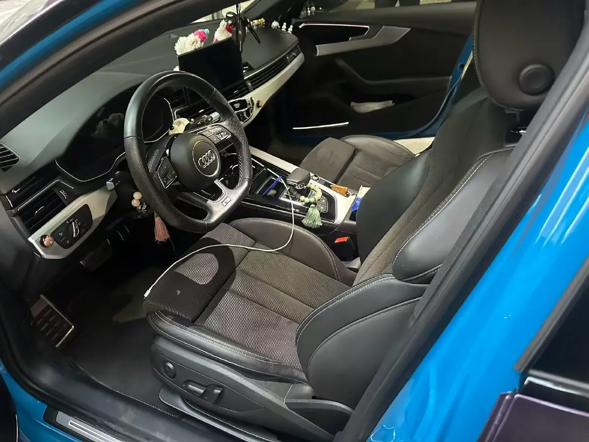 2021 Audi A4 2.0T 204HP L4 7DCT,autocango,china used car exporter,china ev exporter,chinese used car exporter,chinese used ev exporter