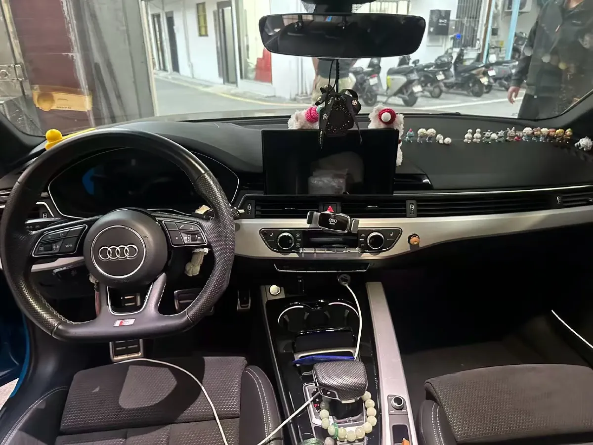 2021 Audi A4 2.0T 204HP L4 7DCT,autocango,china used car exporter,china ev exporter,chinese used car exporter,chinese used ev exporter