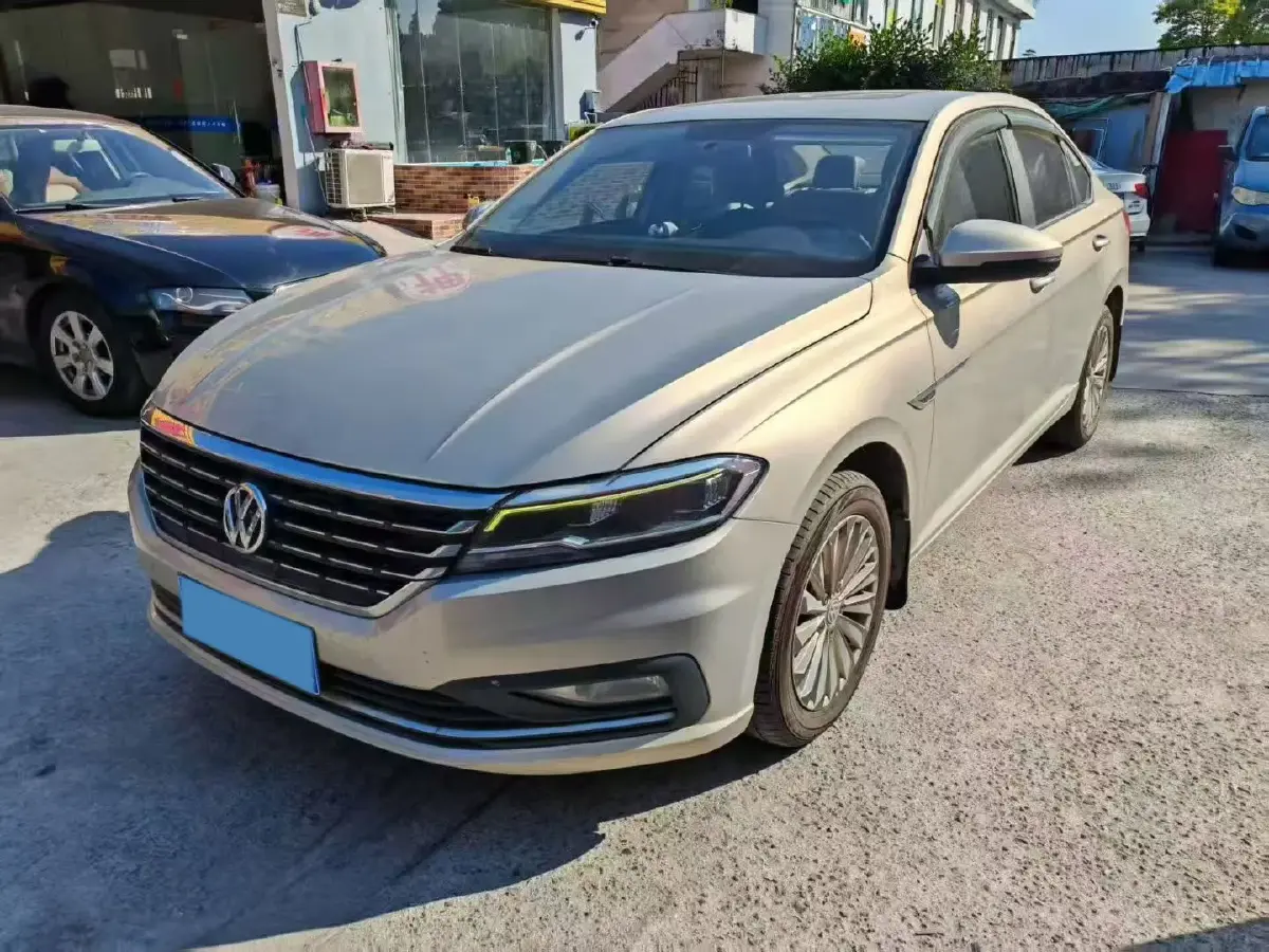 2019 Volkswagen Sagitar 1.2T 116HP L4 7DCT