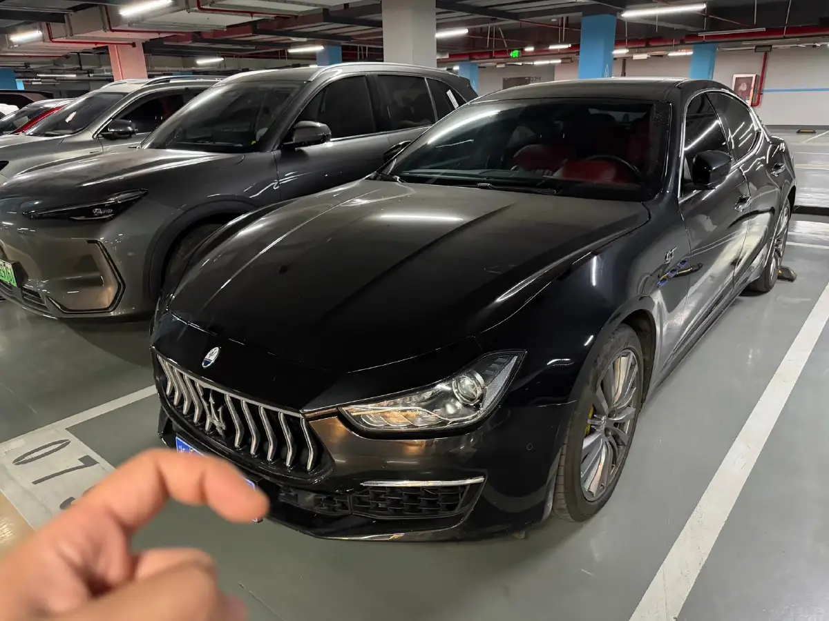 2021 Maserati Ghibli 2.0T 330HP L4 8AT