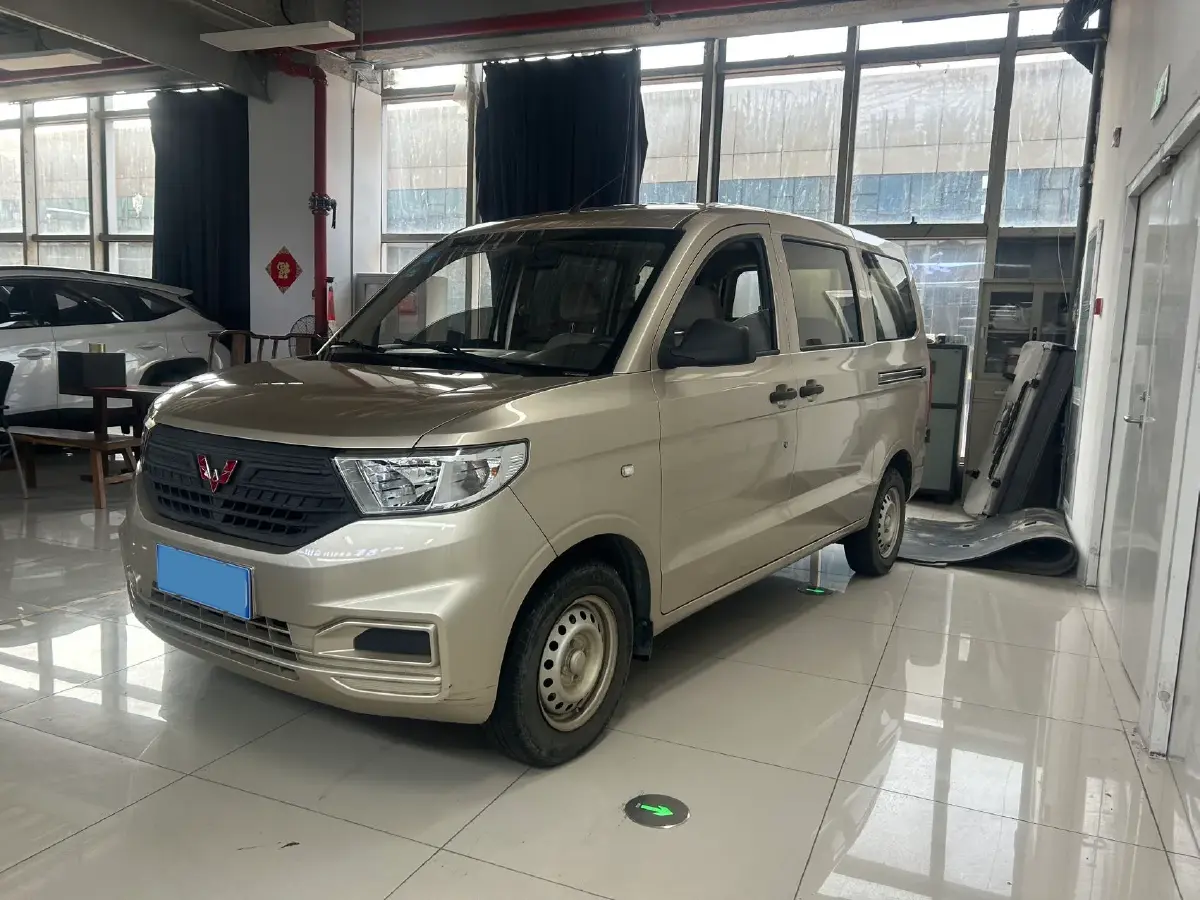 2020 WuLing HongGuang V 1.2L 76HP L4 5MT