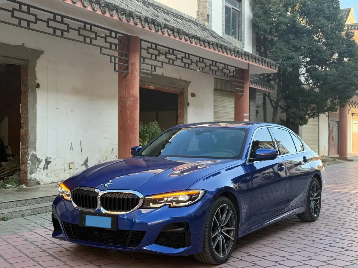 2022 BMW 3 Series 2.0T 184HP L4 8AT