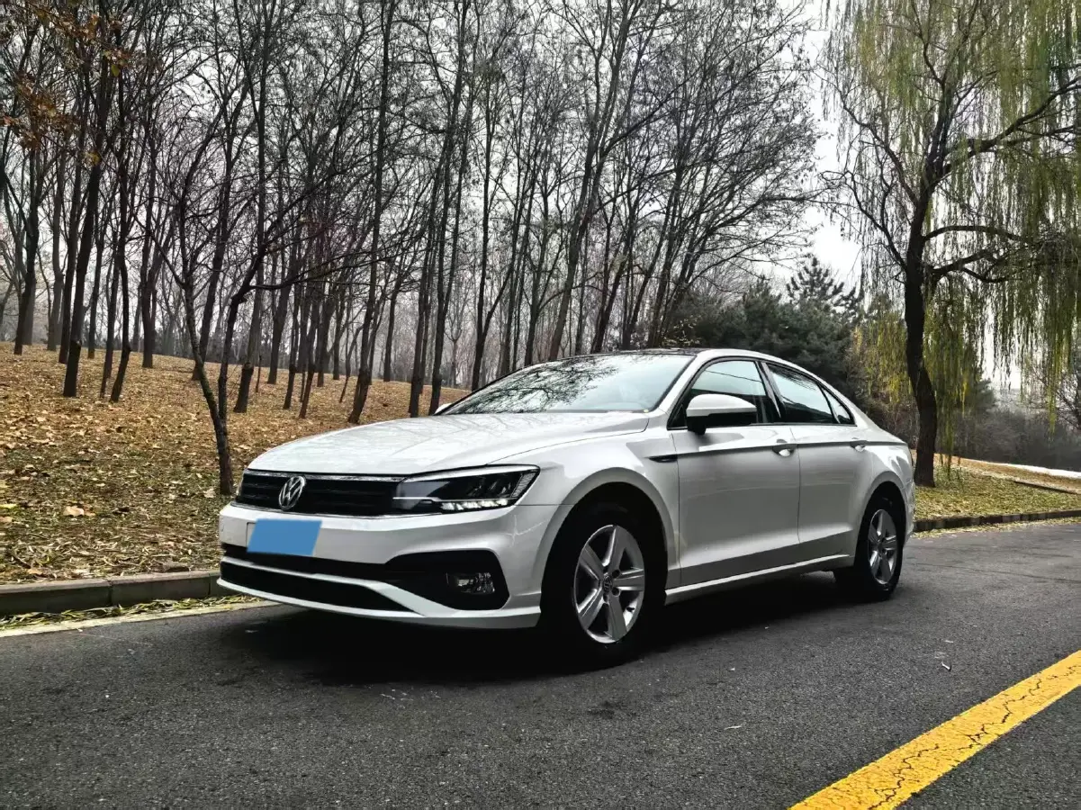 2019 Volkswagen T-Cross 1.4T 150HP L4 7DCT