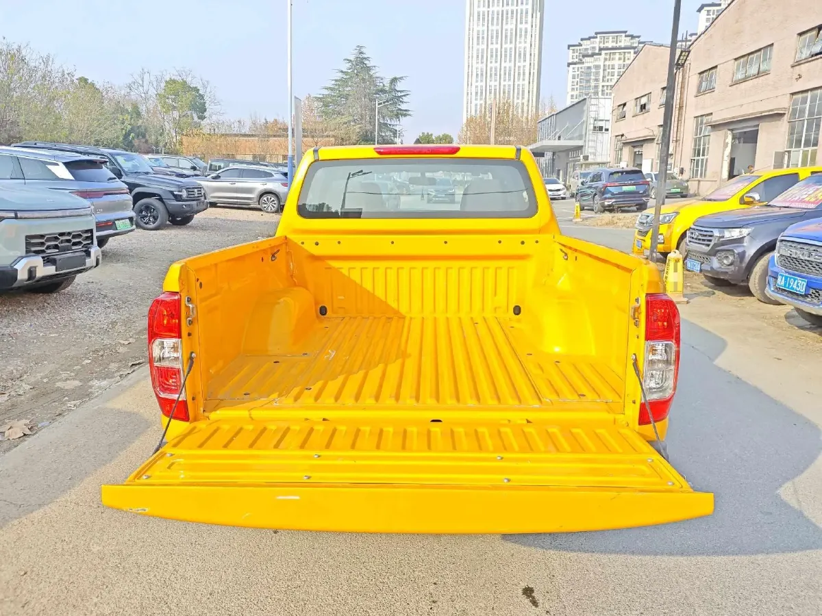 2022 Nissan Navara 2.5L 190HP L4 6MT,autocango,china used car exporter,china ev exporter,chinese used car exporter,chinese used ev exporter