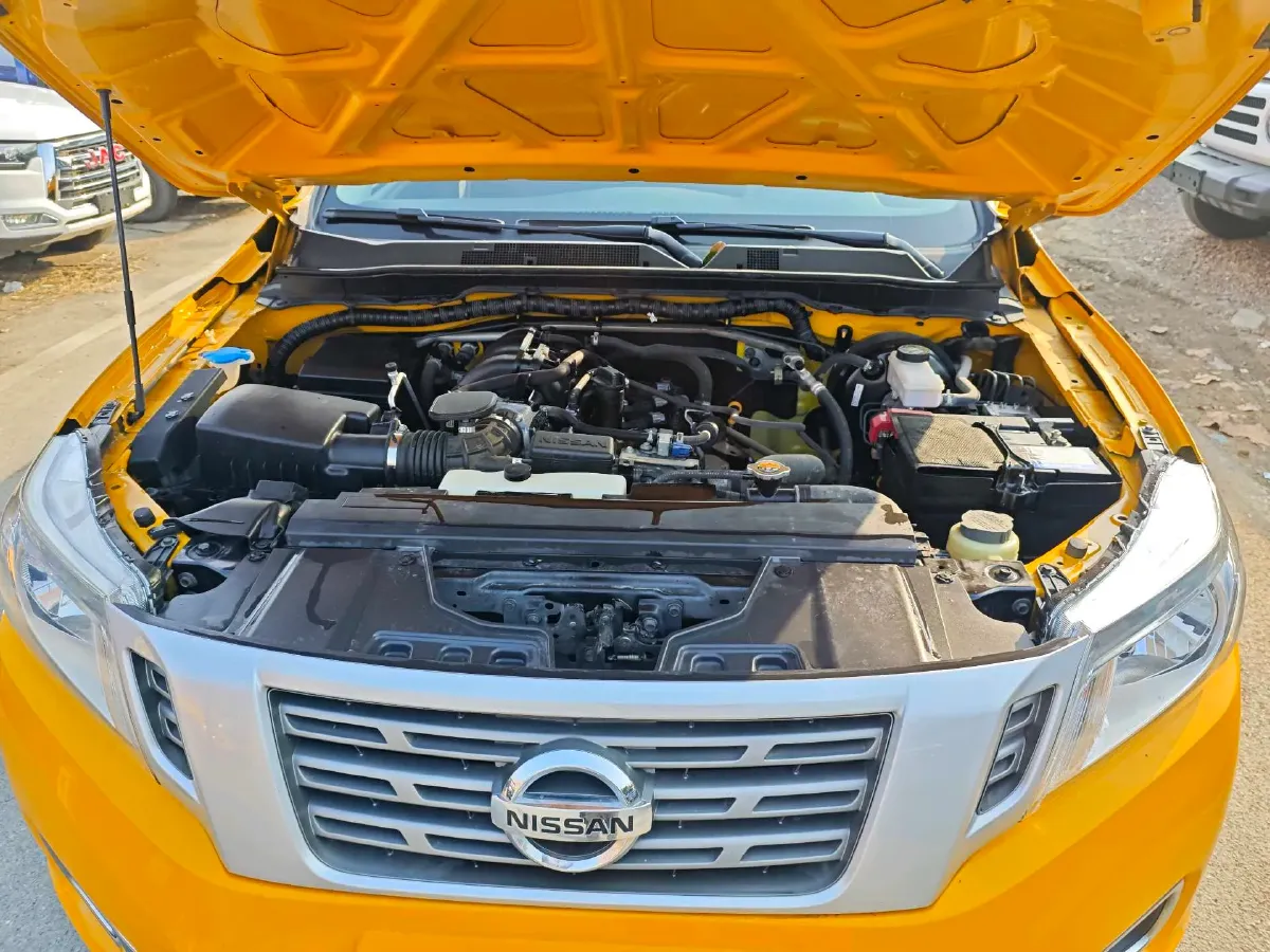 2022 Nissan Navara 2.5L 190HP L4 6MT,autocango,china used car exporter,china ev exporter,chinese used car exporter,chinese used ev exporter