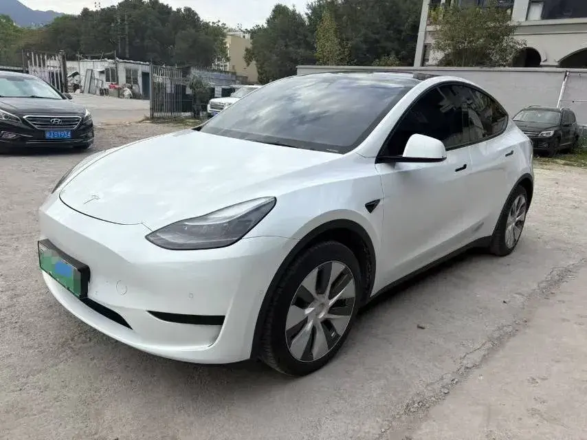 2022 Tesla Model Y BEV 60KWH