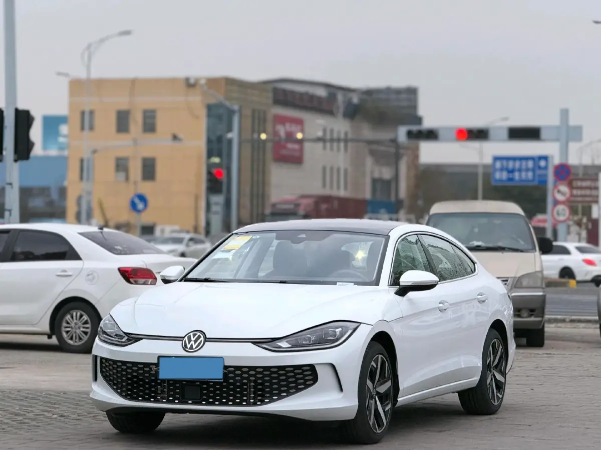 2025 Volkswagen Lamando 1.4T 150HP L4 7DCT