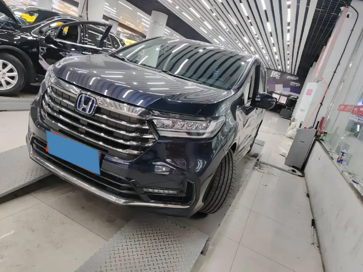 2022 Honda Odyssey 2.0L 146HP L4 E-CVT Hybrid